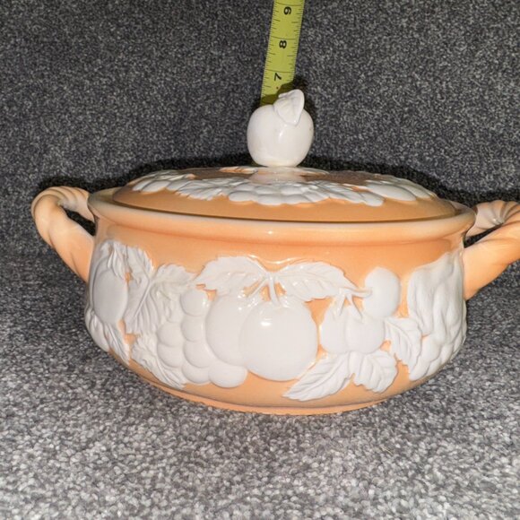 Vintage Cameo by Shafford Lidded Serving Bowl w/ Handles Peach White Fruit -1293 - Picture 10 of 11